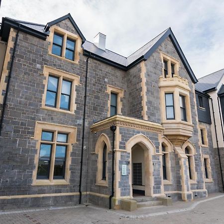 Apartment 3 Waterstone House - Sea Front Apartment, Hot Tub Tenby Exterior foto
