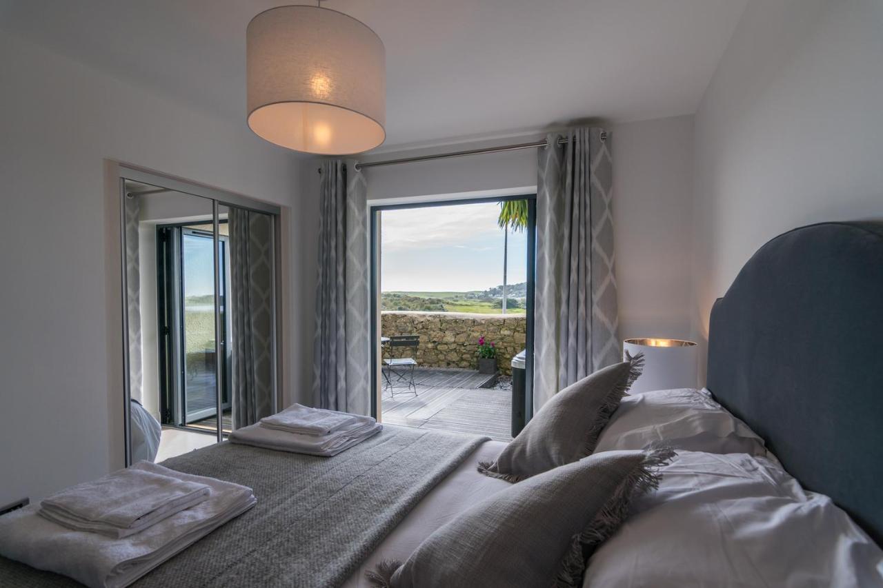 Apartment 3 Waterstone House - Sea Front Apartment, Hot Tub Tenby Exterior foto