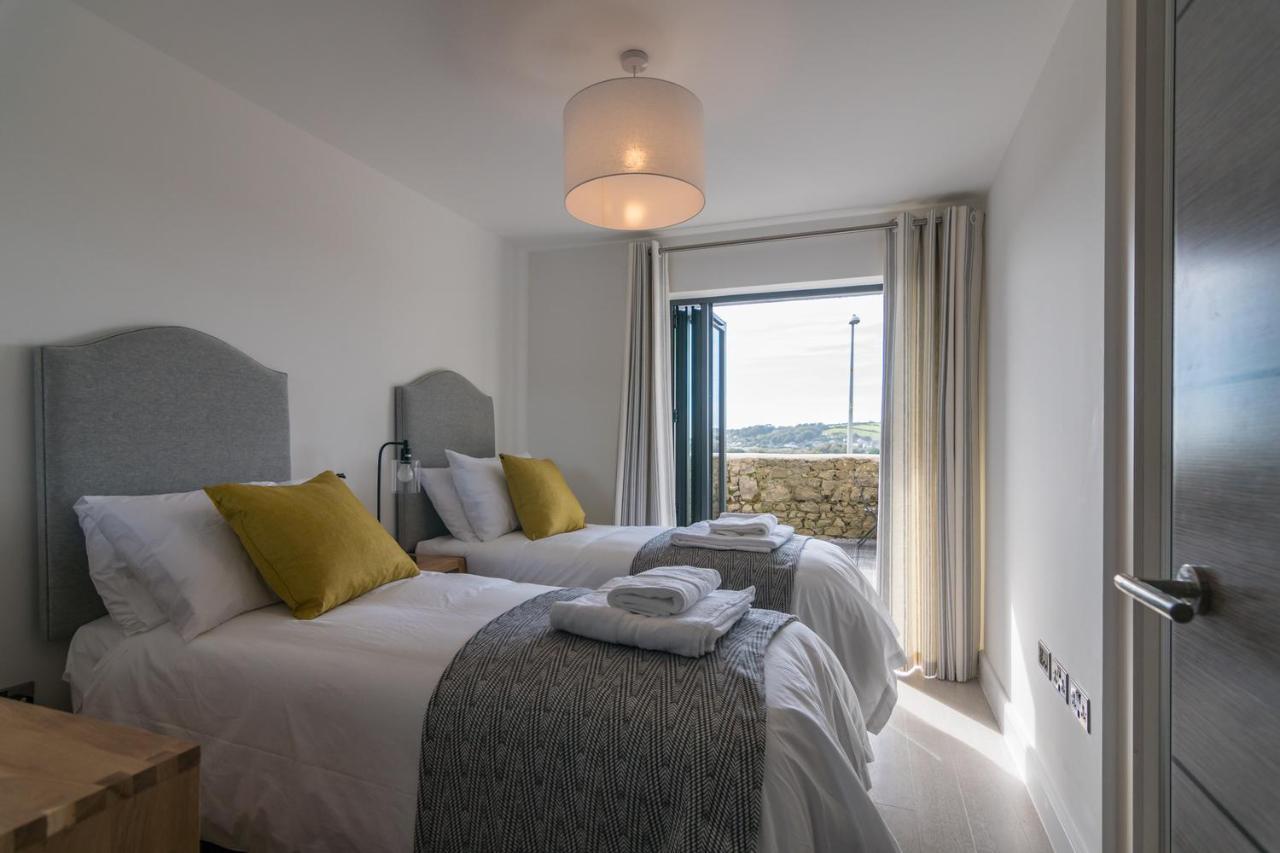 Apartment 3 Waterstone House - Sea Front Apartment, Hot Tub Tenby Exterior foto